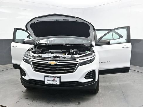Used 2022 Chevrolet Equinox LS AWD/4WD image 39
