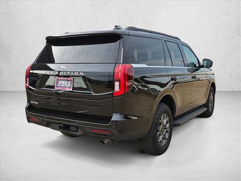 Used 2025 Ford Expedition Active RWD image 5