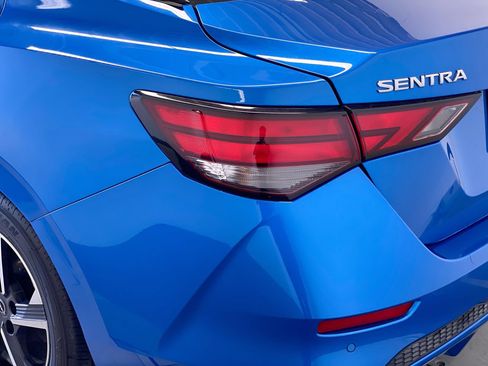 Used 2025 Nissan Sentra SV FWD image 9