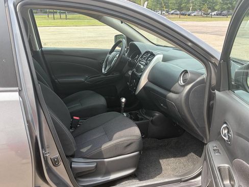 Used 2018 Nissan Versa SV w/ SV Special Edition Package FWD image 11