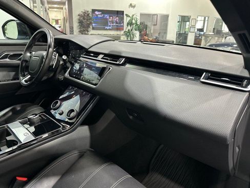 Used 2019 Land Rover Range Rover Velar R-Dynamic SE AWD/4WD image 56