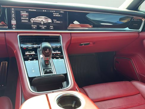 Used 2021 Porsche Panamera 4S AWD/4WD image 19