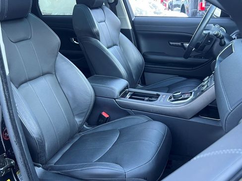 Used 2018 Land Rover Range Rover Evoque SE Premium image 9