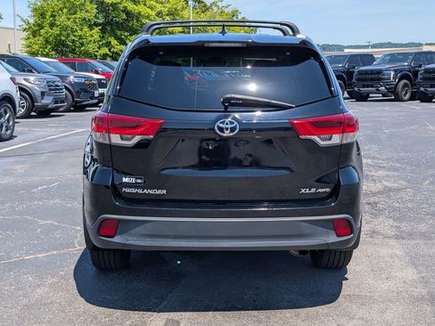 Used 2017 Toyota Highlander XLE AWD/4WD image 8
