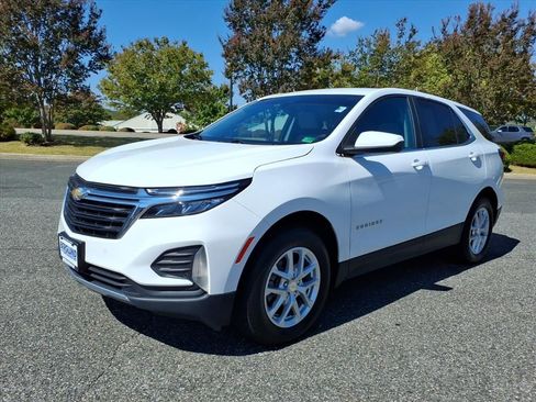 Used 2023 Chevrolet Equinox LT w/ Driver Convenience Package image 16