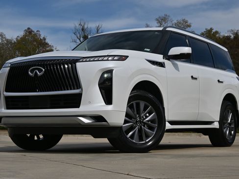 Used 2025 INFINITI QX80 Pure w/ Cargo Package image 4