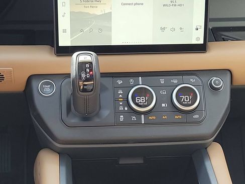 New 2025 Land Rover Defender 110 S AWD/4WD image 20