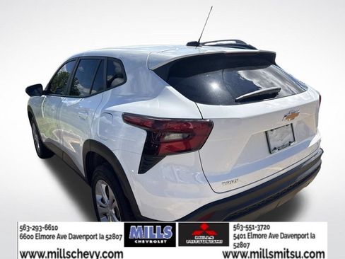 Used 2024 Chevrolet Trax LS FWD image 4