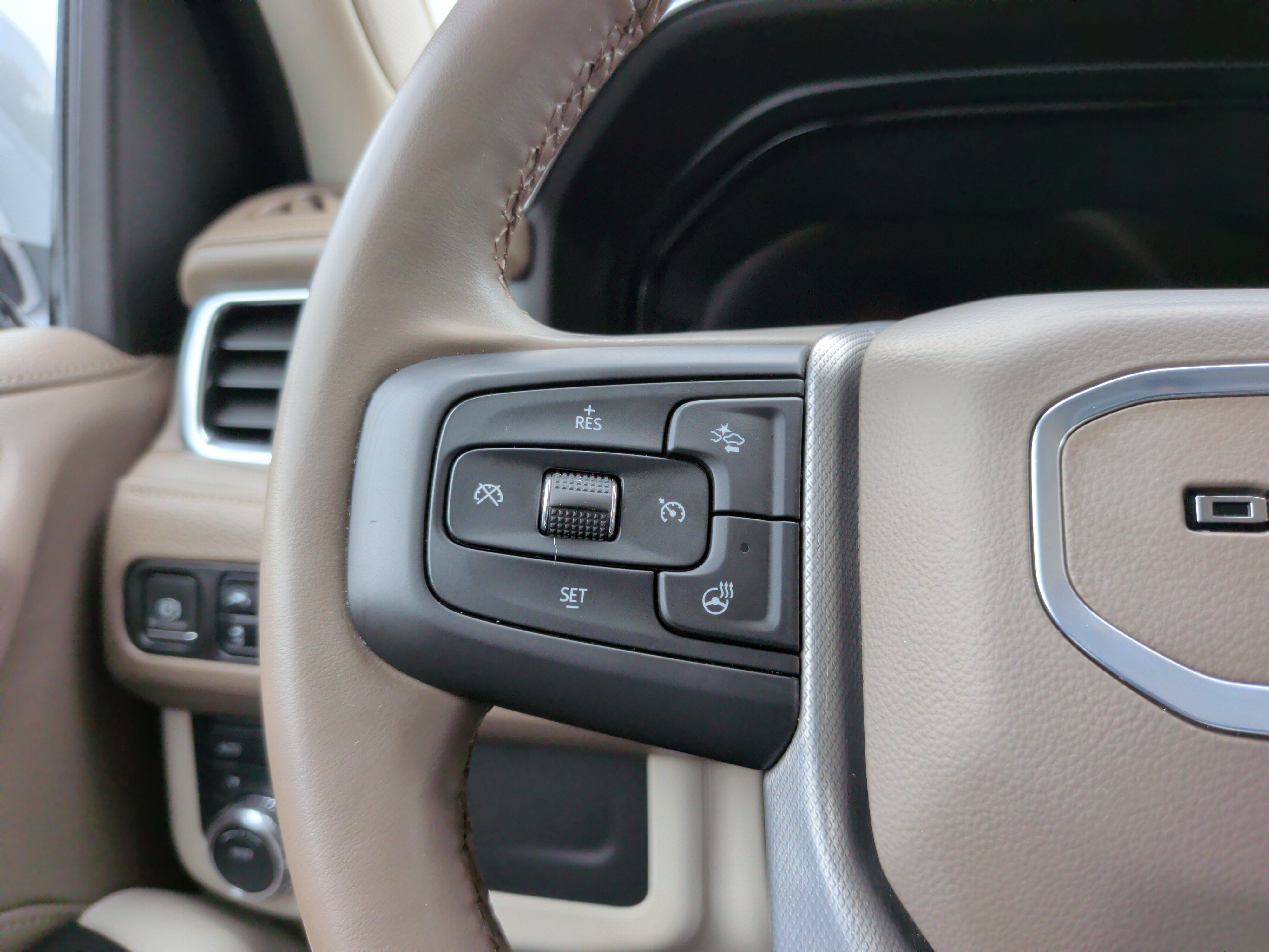 Used 2024 GMC Yukon Denali AWD/4WD image 22