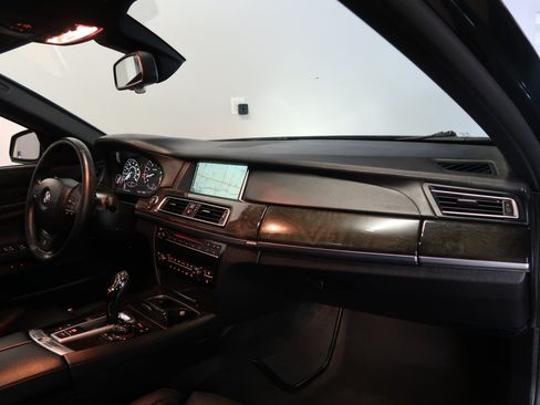 Used 2013 BMW 750Li RWD image 33
