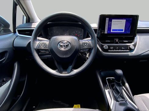 Used 2025 Toyota Corolla LE FWD image 6