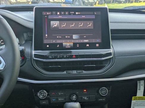 New 2026 Jeep Compass Latitude AWD/4WD image 16