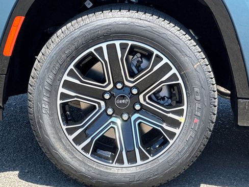 New 2026 Jeep Grand Wagoneer 2WD image 24