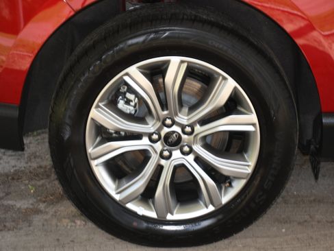 Used 2024 Ford Edge Titanium image 23