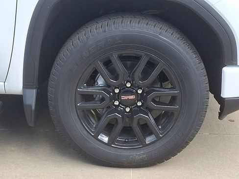 New 2026 GMC Sierra 1500 Elevation image 8
