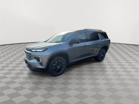 New 2025 Chevrolet Traverse LT w/ Enhanced Driving Package image 4