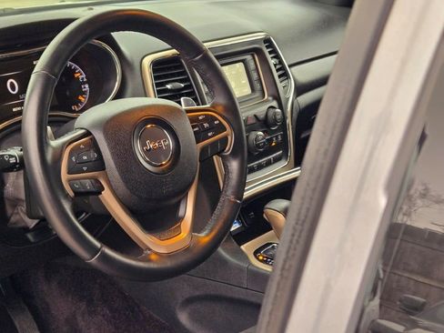 Used 2016 Jeep Grand Cherokee Laredo image 20