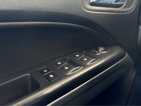 Used 2022 Chevrolet Colorado LT w/ Luxury Package image 18