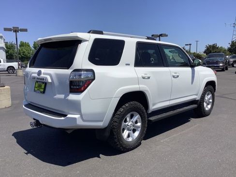 Used 2022 Toyota 4Runner SR5 AWD/4WD image 33