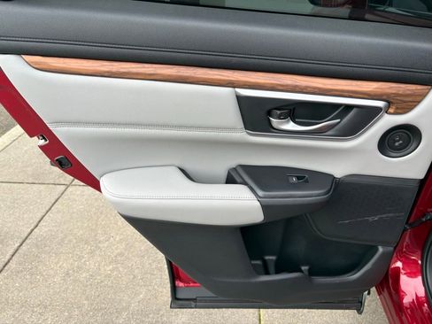 Used 2022 Honda CR-V Touring image 13