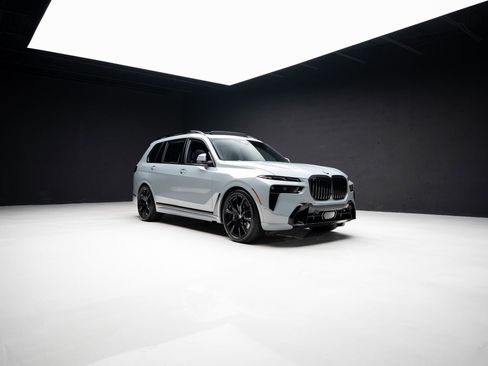Used 2024 BMW X7 xDrive40i w/ Executive Package AWD/4WD image 92