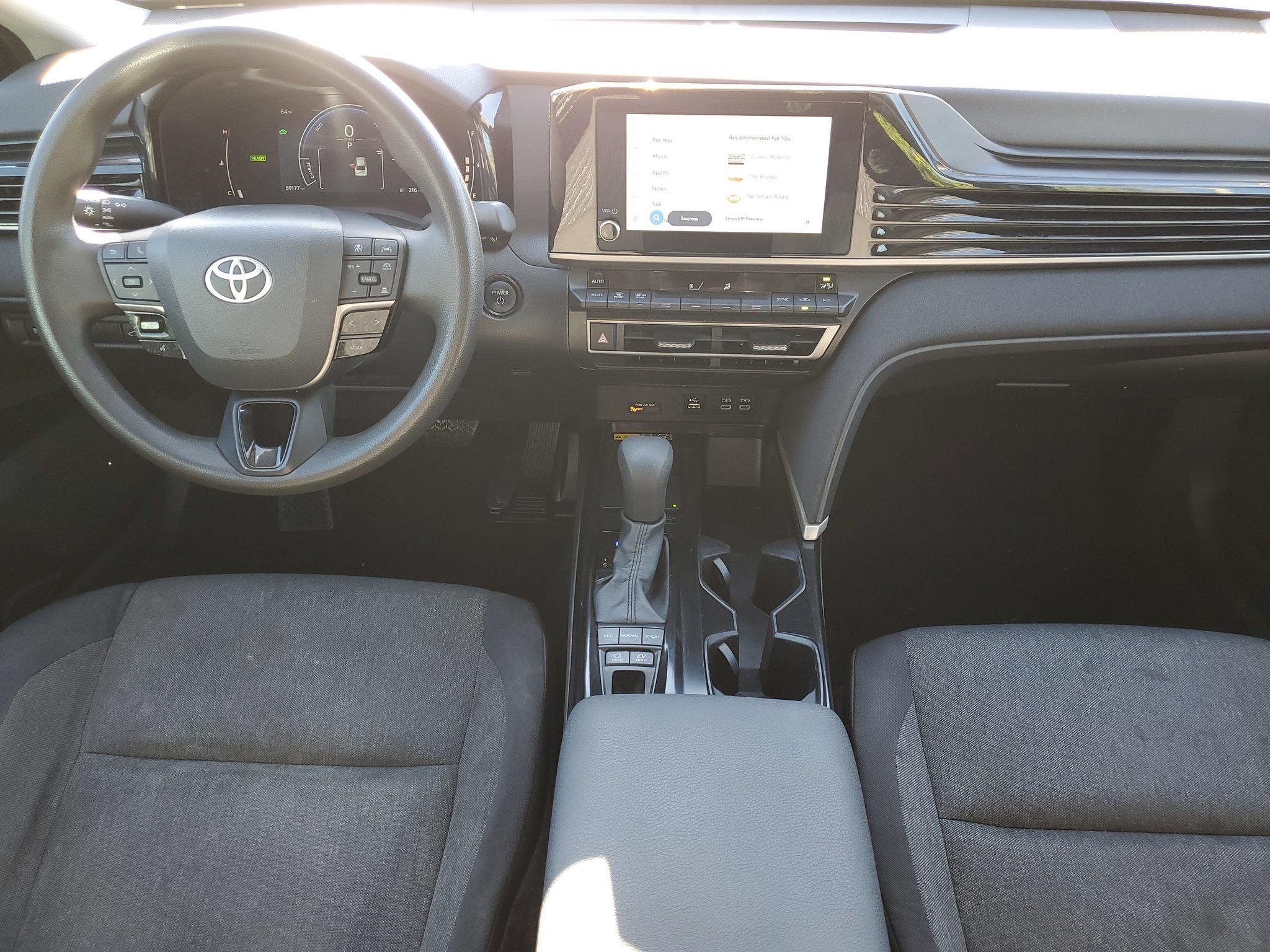 Used 2025 Toyota Camry LE FWD image 22