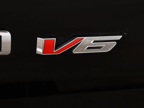 Used 2018 Chevrolet Colorado ZR2 image 22