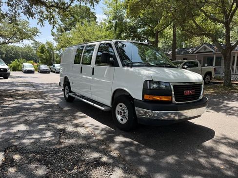 Used 2025 GMC Savana 2500 w/ Driver Convenience Package RWD image 3