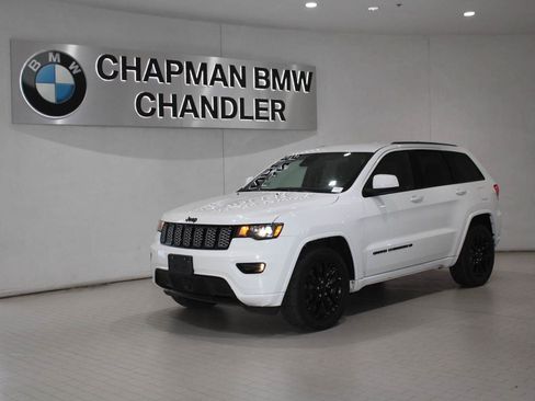 Used 2022 Jeep Grand Cherokee Laredo X AWD/4WD image 1
