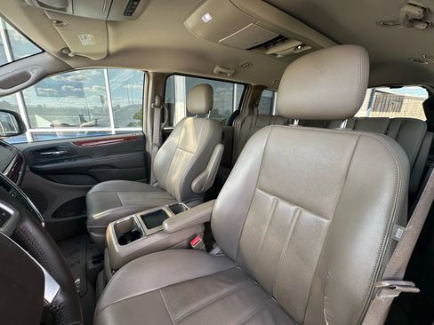 Used 2012 Chrysler Town & Country Touring w/ Entertainment Group #1 image 11