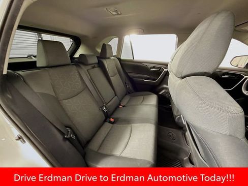 Used 2020 Toyota RAV4 XLE w/ Carpet Mat Package image 27