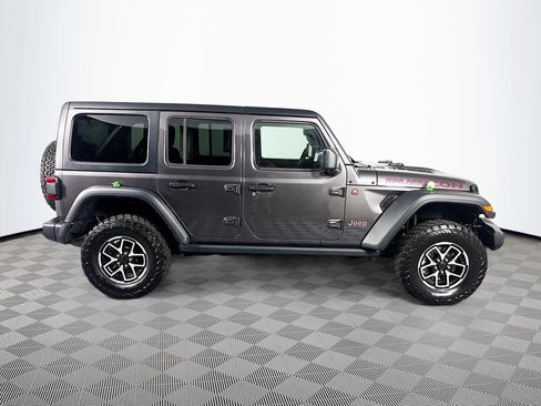 Used 2025 Jeep Wrangler Unlimited Rubicon AWD/4WD image 8