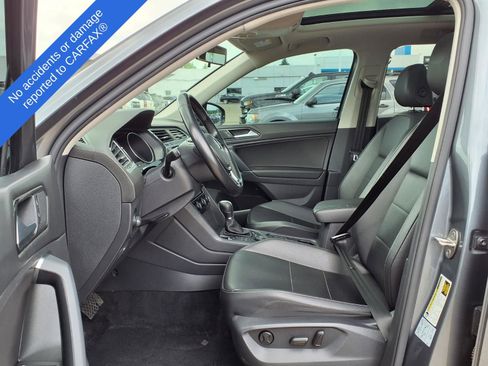 Used 2018 Volkswagen Tiguan SEL AWD/4WD image 19