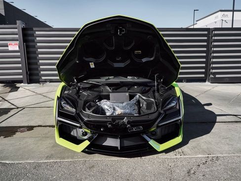 Used 2025 Lamborghini Revuelto AWD/4WD image 17
