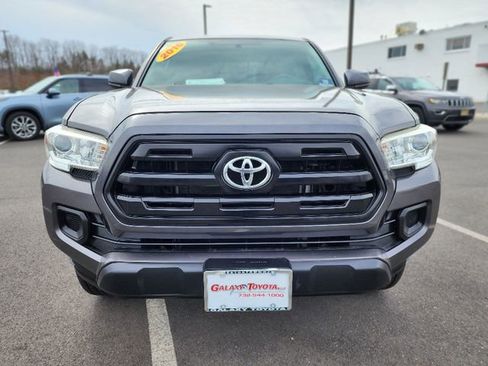 Used 2016 Toyota Tacoma SR image 2