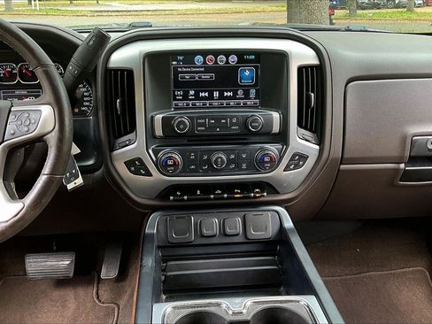 Used 2018 GMC Sierra 1500 SLT w/ Enhanced Driver Alert Package RWD image 9