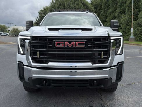 Used 2024 GMC Sierra 3500 Pro w/ Convenience Package AWD/4WD image 2