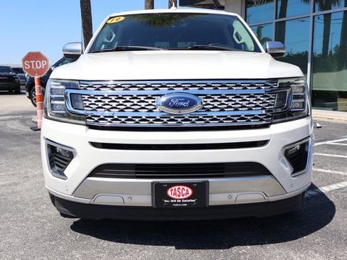 Used 2019 Ford Expedition Platinum RWD image 2