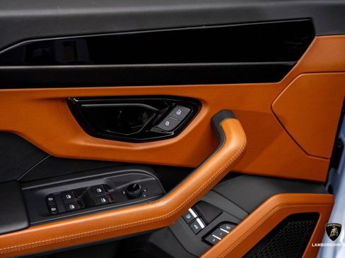 Used 2025 Lamborghini Urus SE image 20