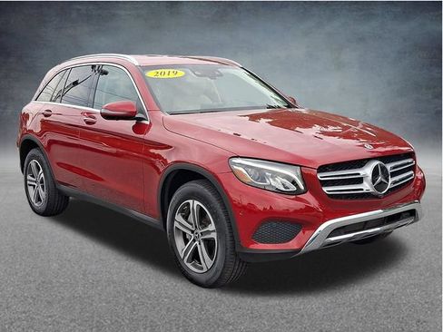 Used 2019 Mercedes-Benz GLC 300 4MATIC image 1