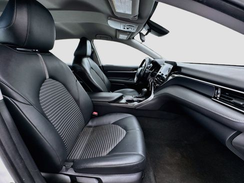 Used 2021 Toyota Camry SE FWD image 18