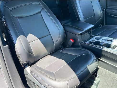 Used 2024 Ford Explorer Limited RWD image 28