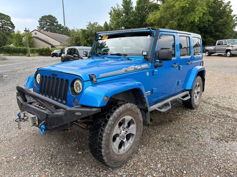 Used 2014 Jeep Wrangler Unlimited Sahara AWD/4WD image 8
