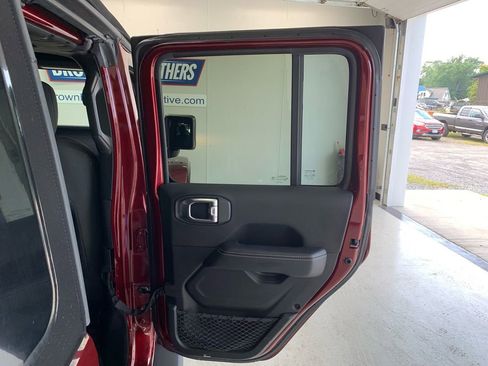 Used 2021 Jeep Wrangler Unlimited Sahara image 23