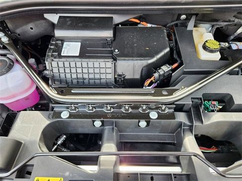 New 2025 Volkswagen ID.4 Pro image 28