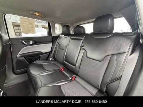 Used 2022 Jeep Compass Latitude FWD image 17