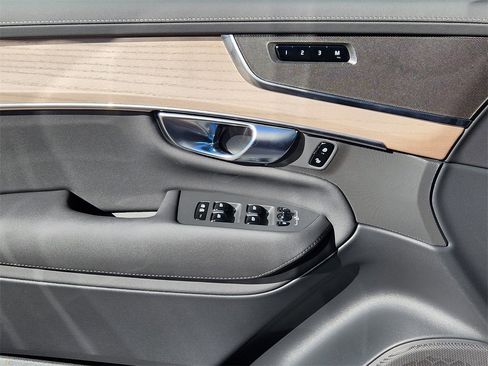 New 2026 Volvo XC90 B5 Core w/ Protection Package image 3