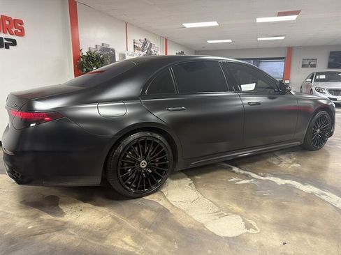 Used 2022 Mercedes-Benz S 580 4MATIC Sedan w/ AMG Line Package image 15