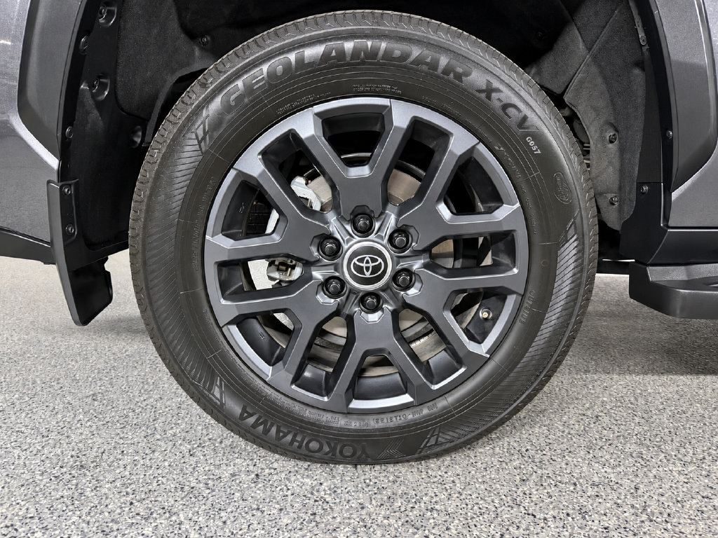 Used 2024 Toyota Sequoia Platinum AWD/4WD image 9