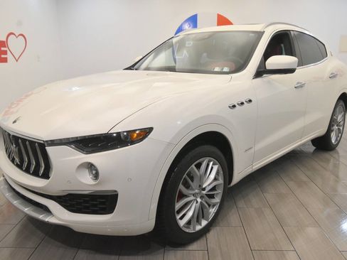 Used 2020 Maserati Levante GranLusso image 1
